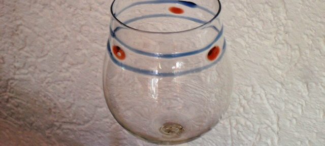 Ergänzung von Weingläsern nach Muster